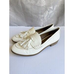 GH BASS - NOELLE WOMEN’S - 7 M US  - WEEJUNS TASSEL LOAFERS - OFF WHITE
